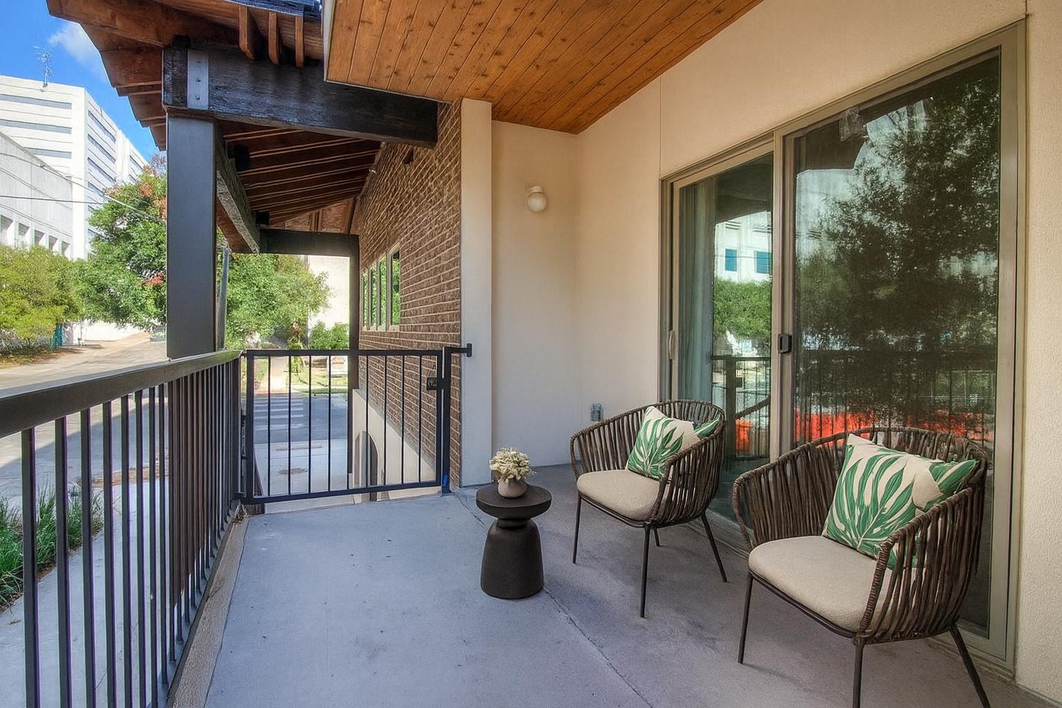 Listing Photo 2 - Condo for sale in building located at 908 Nueces St, Austin, TX 78701 - Unit #18