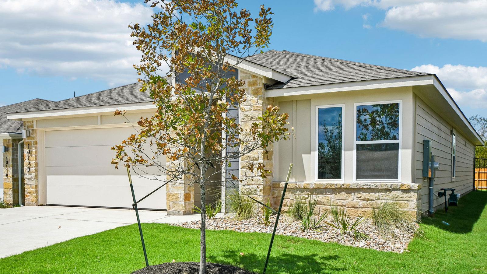 Photo 3 of Sale Pending at 10120 Curb Strap Dr, Austin, TX 78724 | MLS# 7913529 | Listing updated on 2026-09-21