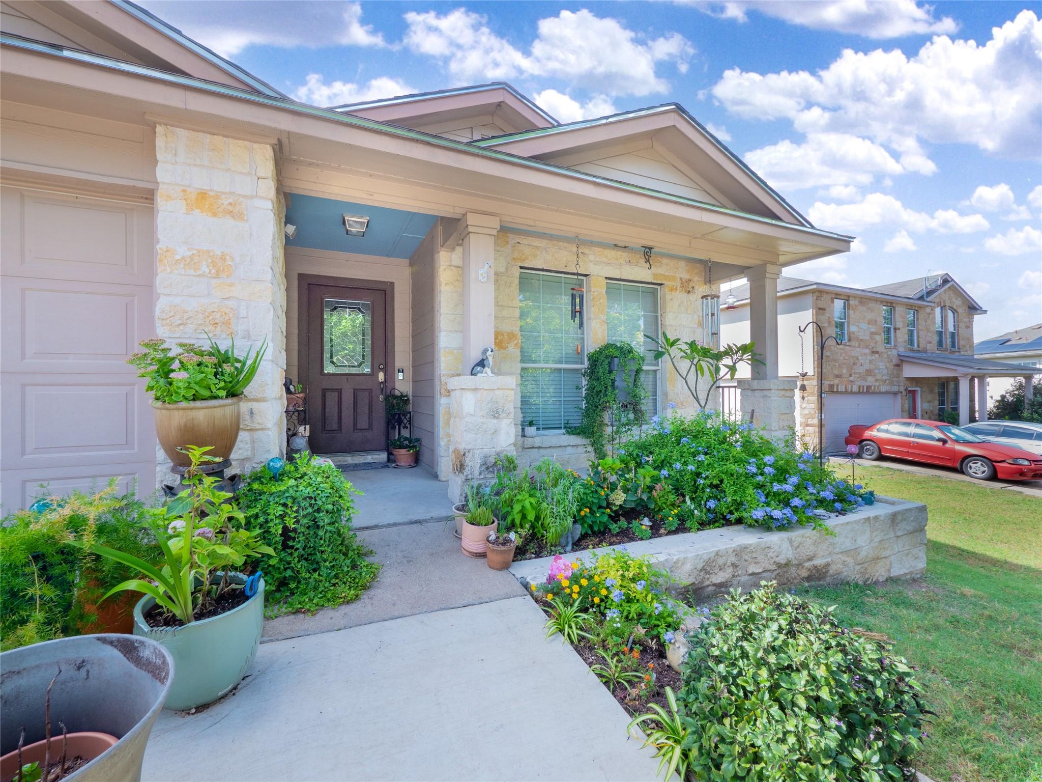 Photo 3 of Single family home for sale at 427 Buckingham Dr, Kyle, TX 78640 | MLS# 5534044 | Listing updated on 2026-09-21