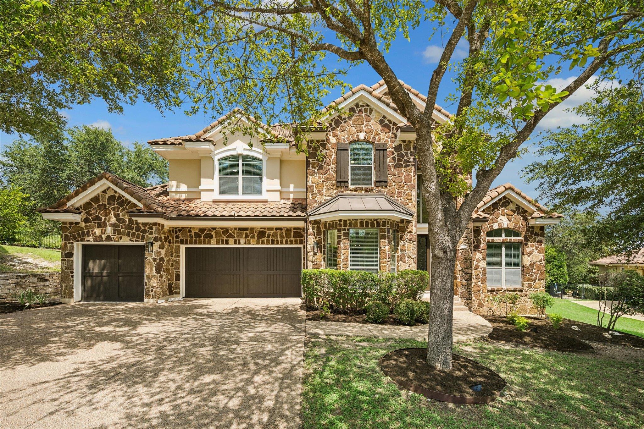 Single family home for sale at 11600 Hunters Green Trl, Austin, TX 78732 | MLS# 1441411
