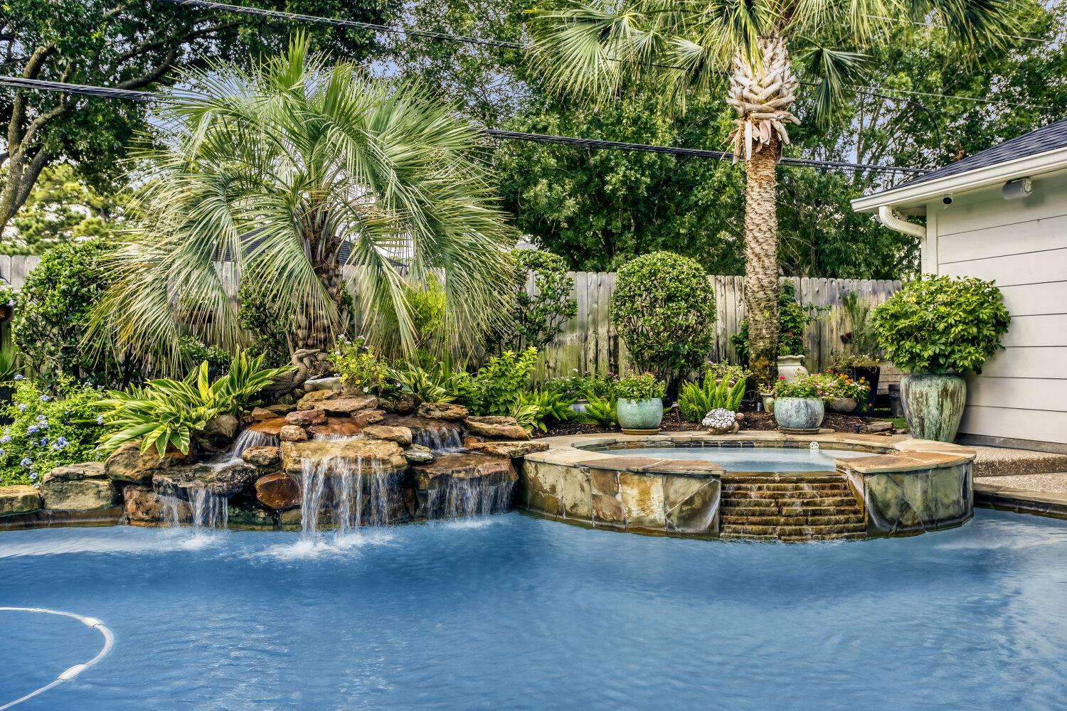 Photo 3 of Single family home for sale at 17335 W Copper Lakes Dr, Houston, TX 77095 | MLS# 3825677 | Listing updated on 2026-09-21