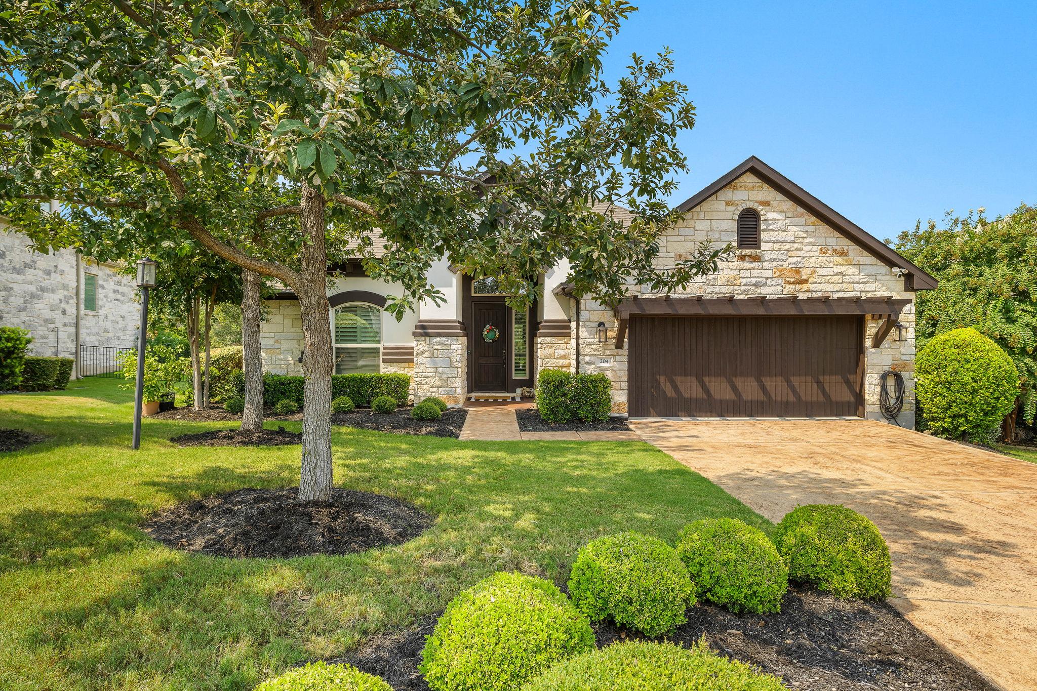 Photo 1 of Single family home for sale at 204 Everton Cv, Lakeway, TX 78738 | MLS# 2593870 | Listing updated on 2026-09-21