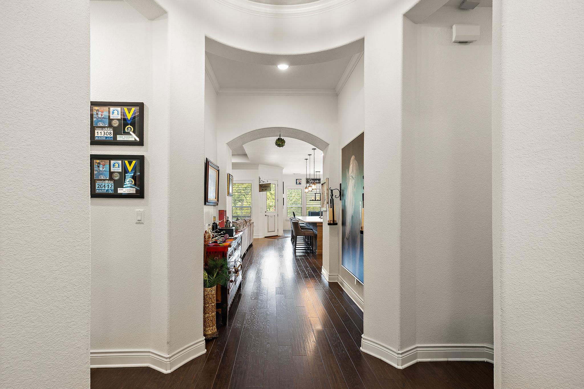 Photo 2 of Single family home for sale at 204 Everton Cv, Lakeway, TX 78738 | MLS# 2593870 | Listing updated on 2026-09-21