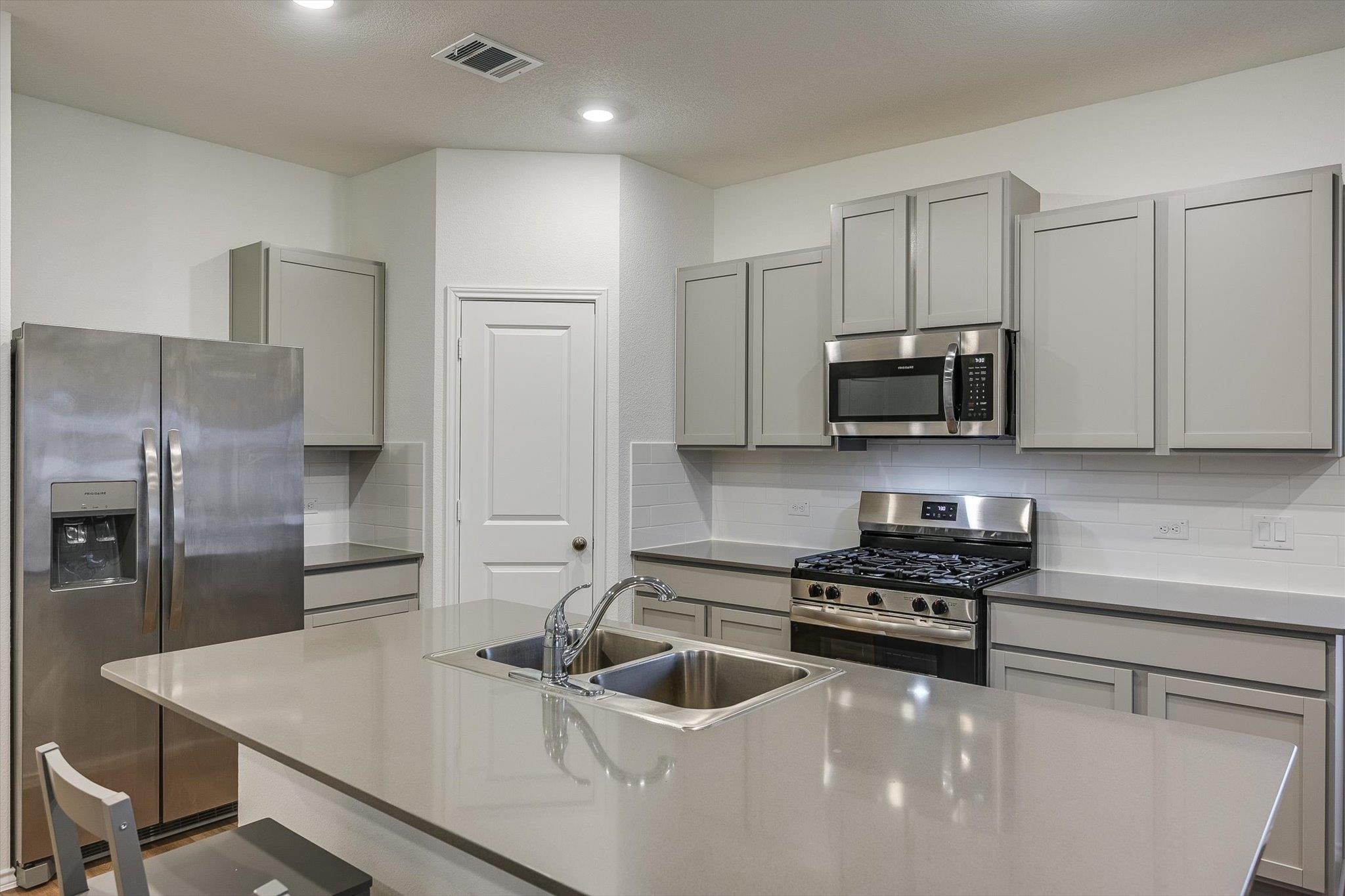 Photo 4 of Single family home for sale at 1948 Gilmer Way, Leander, TX 78641 | MLS# 1933275 | Listing updated on 2026-10-07