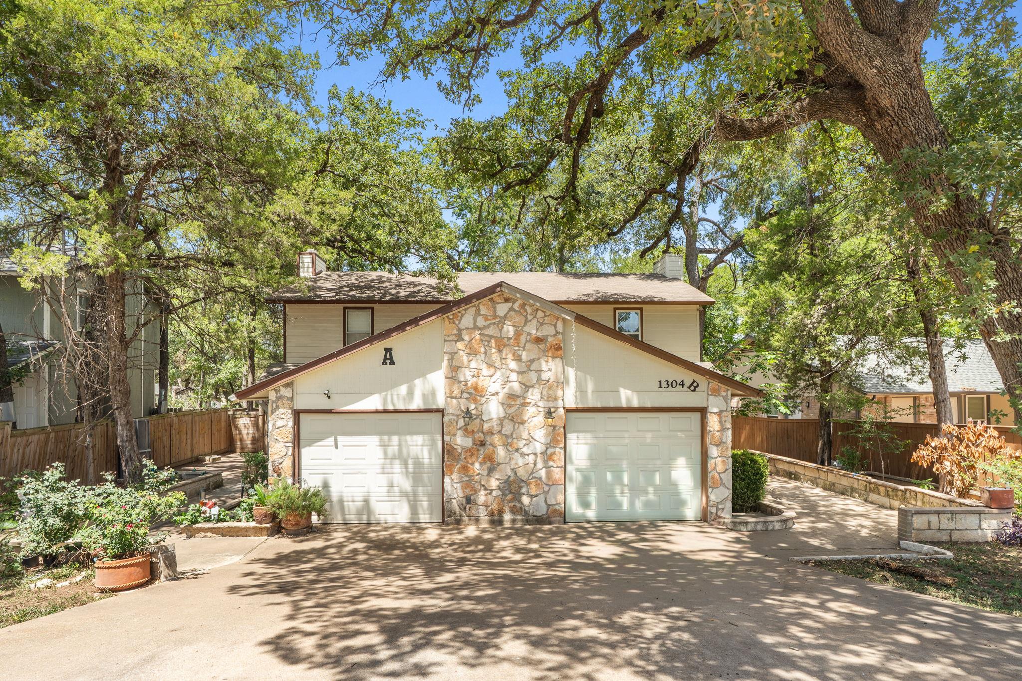 Photo 1 of Sale Pending at 1304 Cool Shadow Dr, Del Valle, TX 78617 | MLS# 6858401 | Listing updated on 2026-09-21