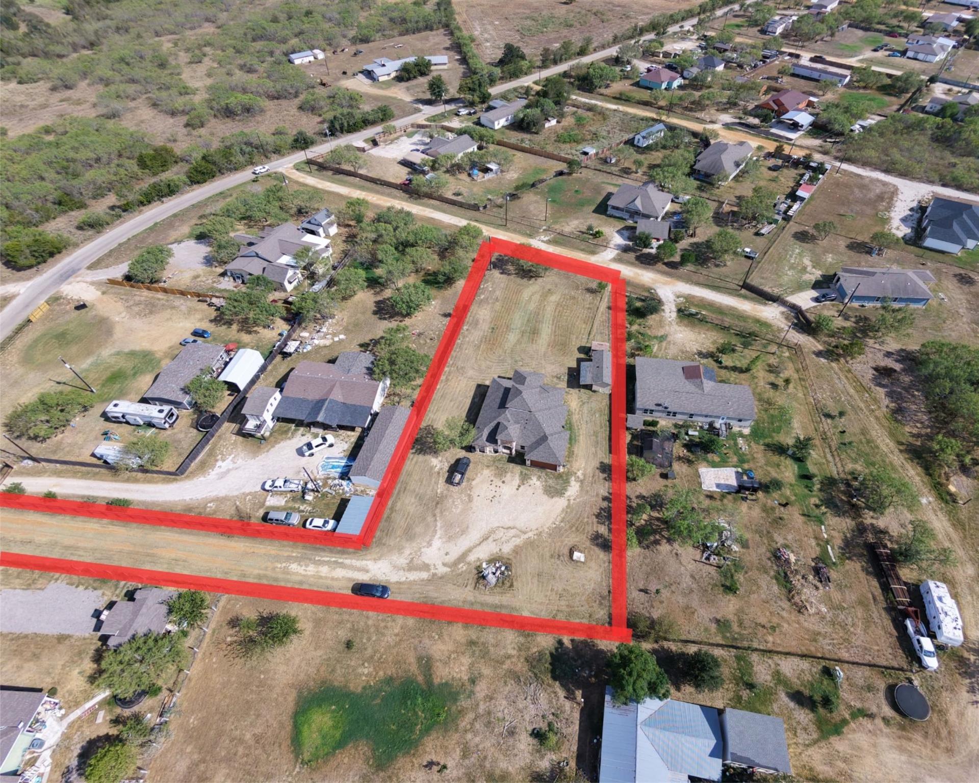 Photo 2 of Single family home for sale at 199 Mcdonald Ln W, Cedar Creek, TX 78612 | MLS# 6184479 | Listing updated on 2026-09-24