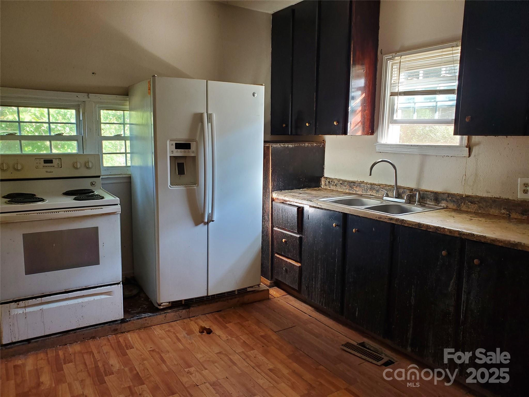 Photo 4 of Single family home for sale at 414 S Rowan Ave, Spencer, NC 28159 | MLS# 4301303 | Listing updated on 2026-09-21