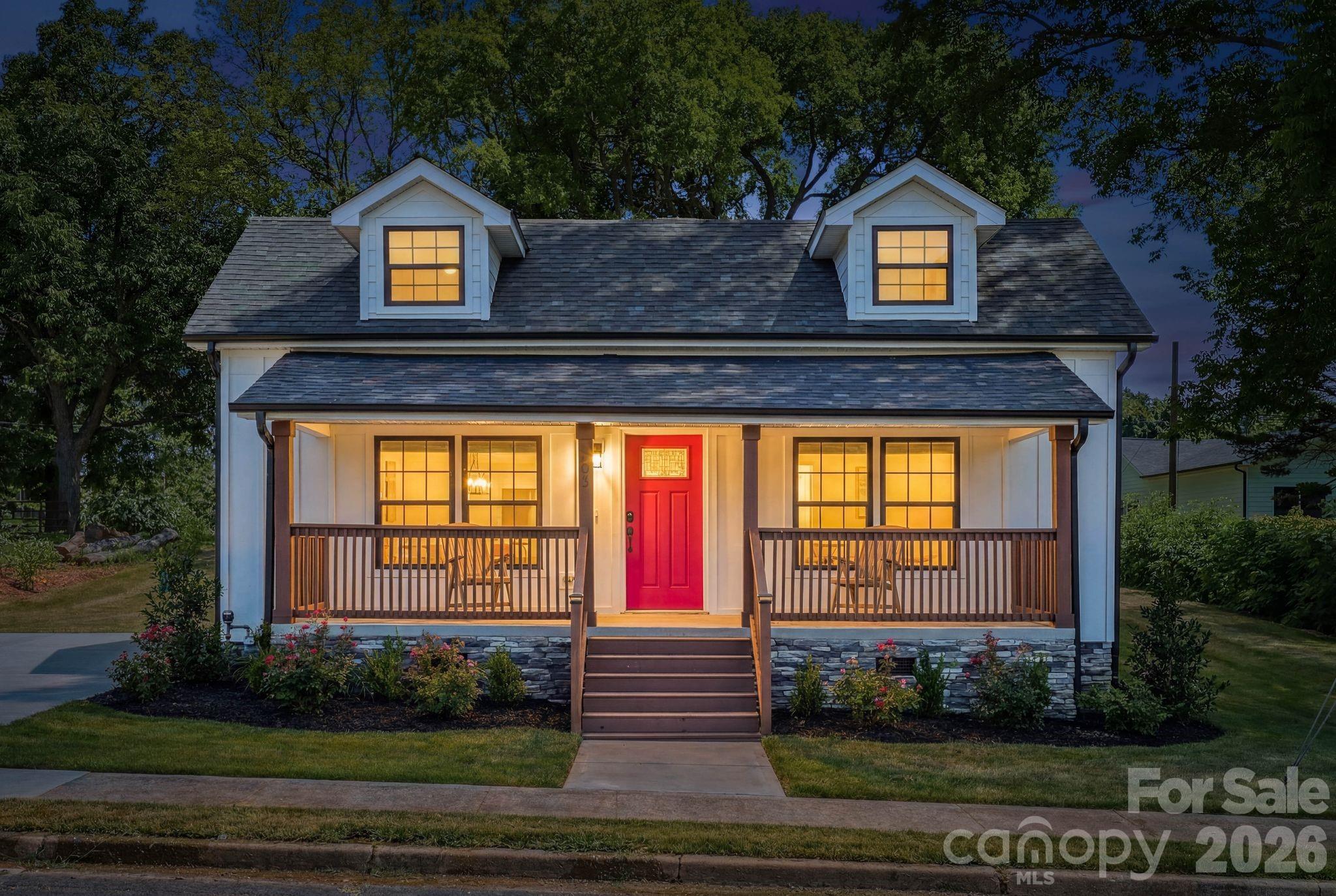 Photo 1 of Single family home for sale at 203 Lee St, Fort Mill, SC 29715 | MLS# 4353922 | Listing updated on 2026-09-24