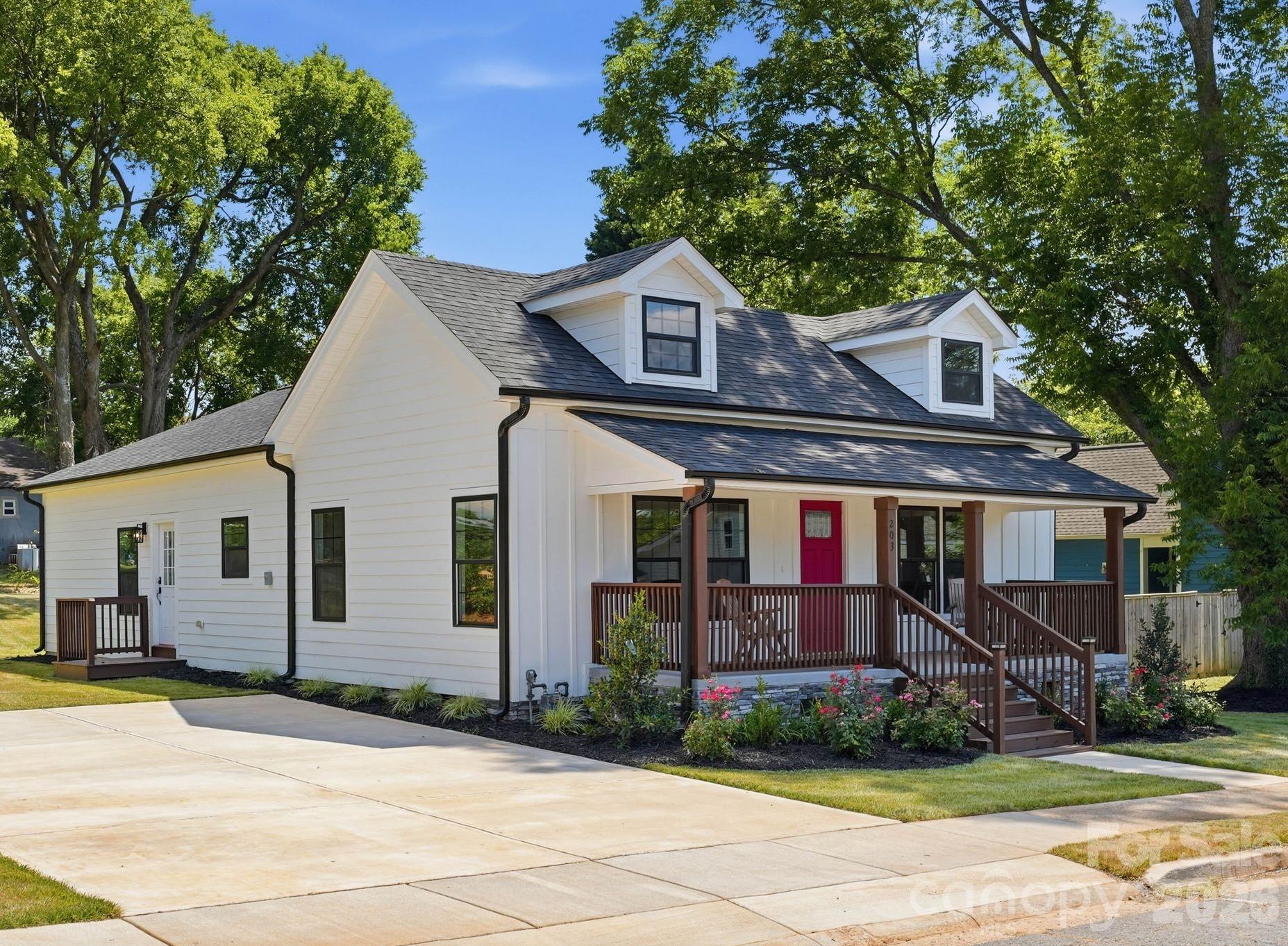 Photo 2 of Single family home for sale at 203 Lee St, Fort Mill, SC 29715 | MLS# 4353922 | Listing updated on 2026-09-24