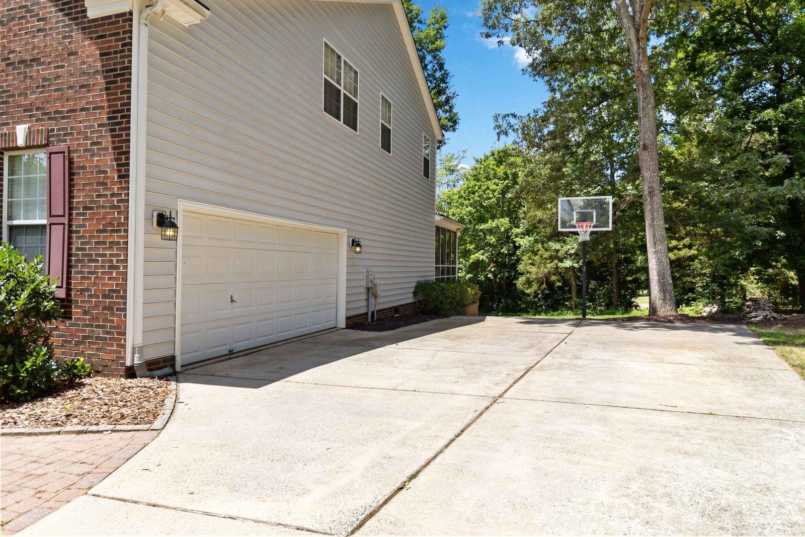 Photo 3 of Single family home for sale at 10606 Augustine Hl Ln, Mint Hill, NC 28227 | MLS# 4394467 | Listing updated on 2026-10-08