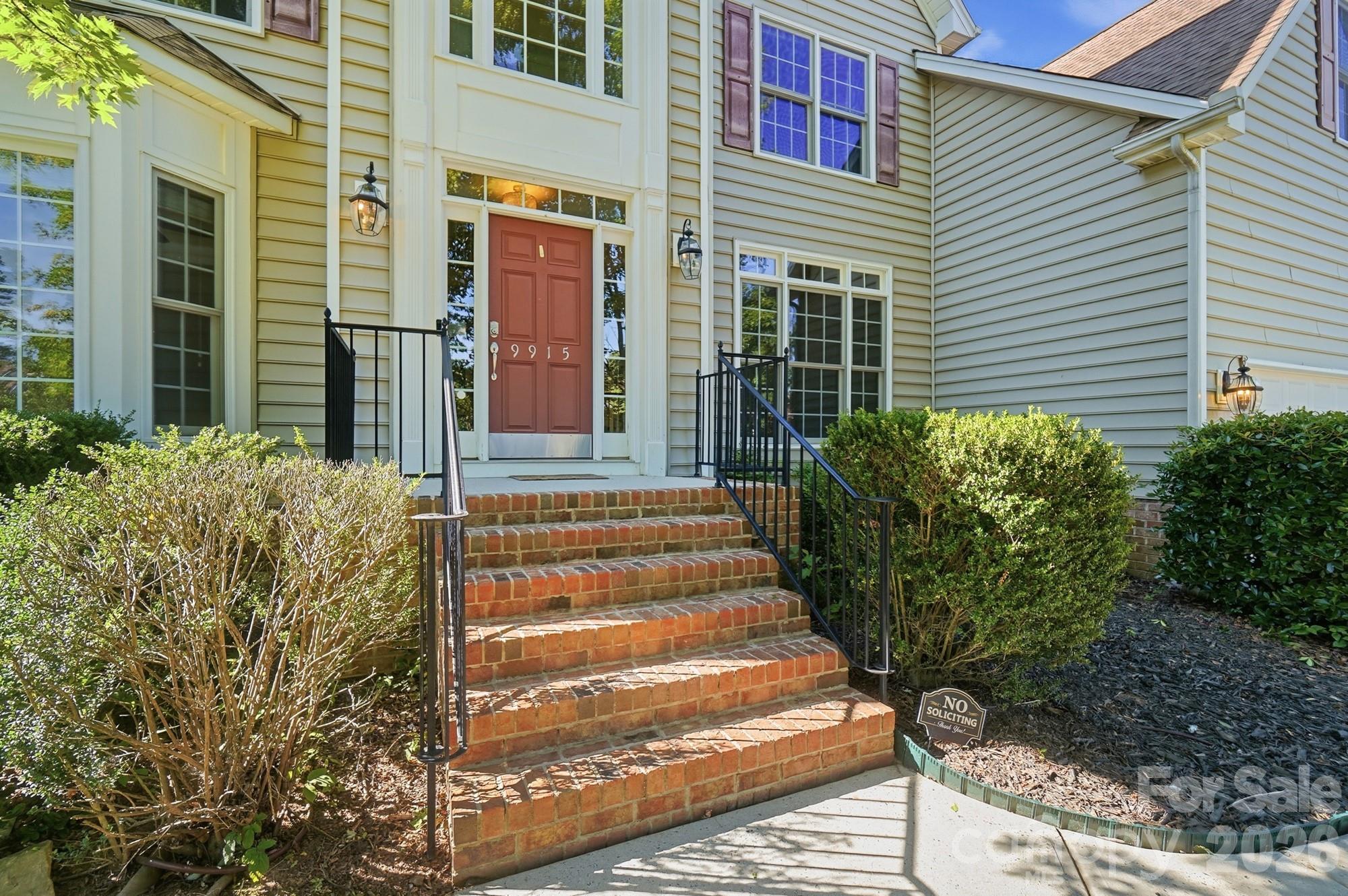 Photo 4 of Single family home for sale at 9915 Nicole Ln, Charlotte, NC 28269 | MLS# 4396423 | Listing updated on 2026-10-21