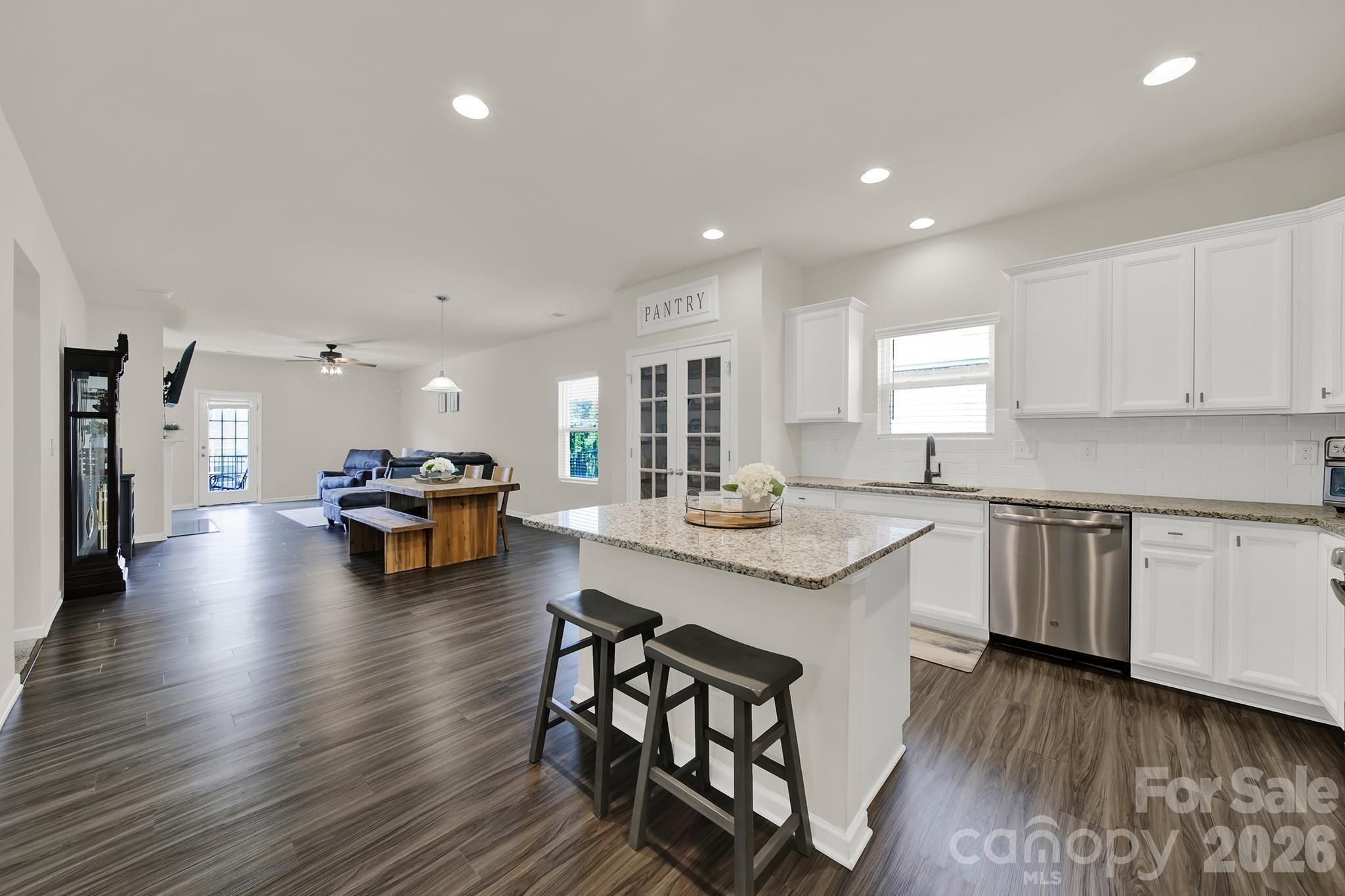 Photo 3 of Sale Pending at 191 Willow Valley Dr, Mooresville, NC 28115 | MLS# 4396479 | Listing updated on 2026-09-21