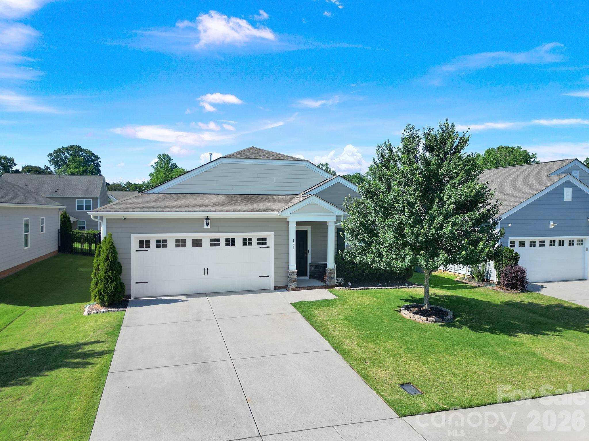 Photo 1 of Sale Pending at 191 Willow Valley Dr, Mooresville, NC 28115 | MLS# 4396479 | Listing updated on 2026-09-21