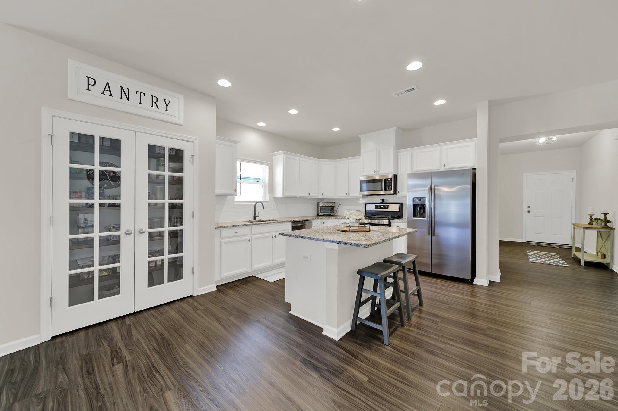 Photo 3 of Sale Pending at 191 Willow Valley Dr, Mooresville, NC 28115 | MLS# 4396479 | Listing updated on 2026-09-21