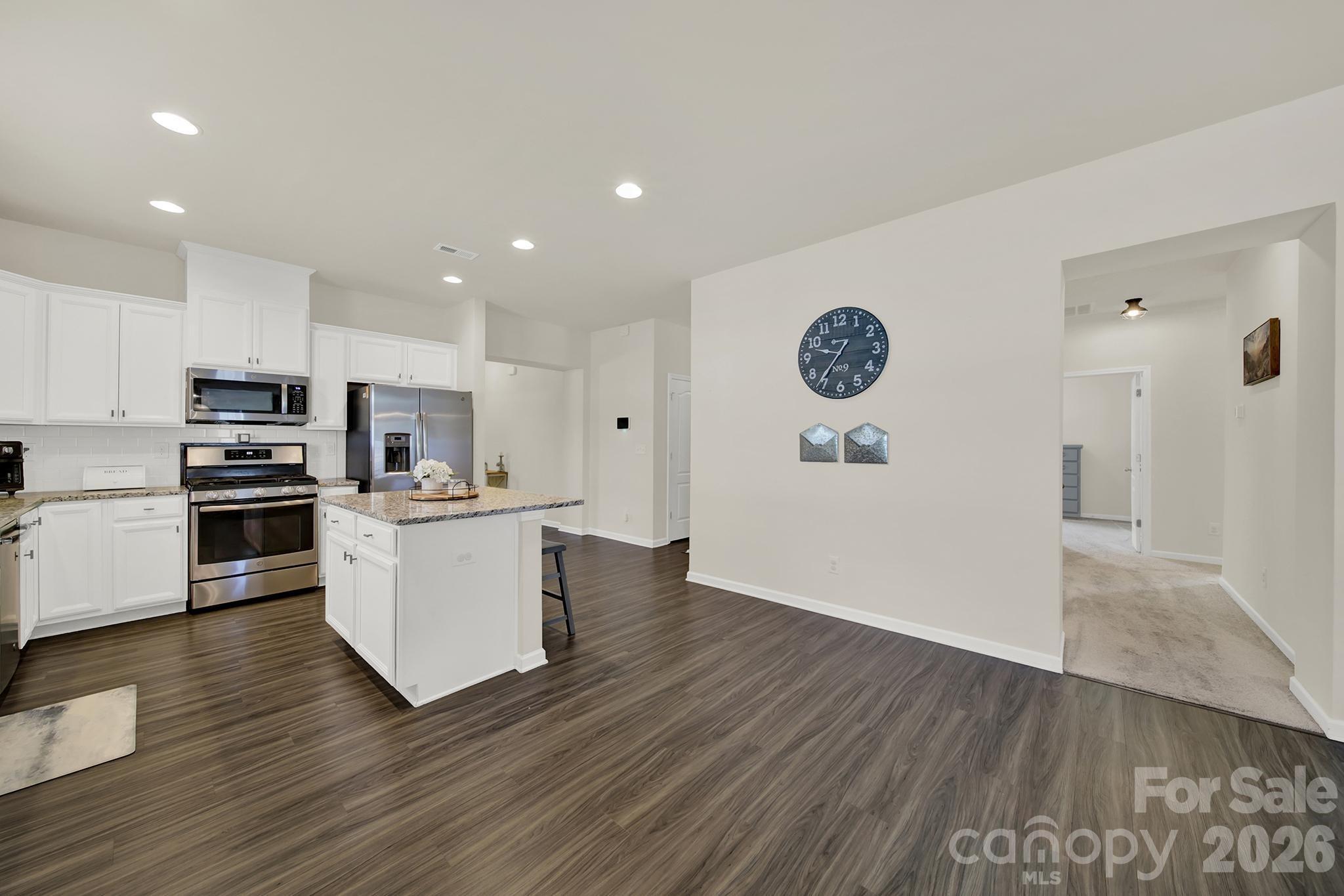 Photo 4 of Sale Pending at 191 Willow Valley Dr, Mooresville, NC 28115 | MLS# 4396479 | Listing updated on 2026-09-21