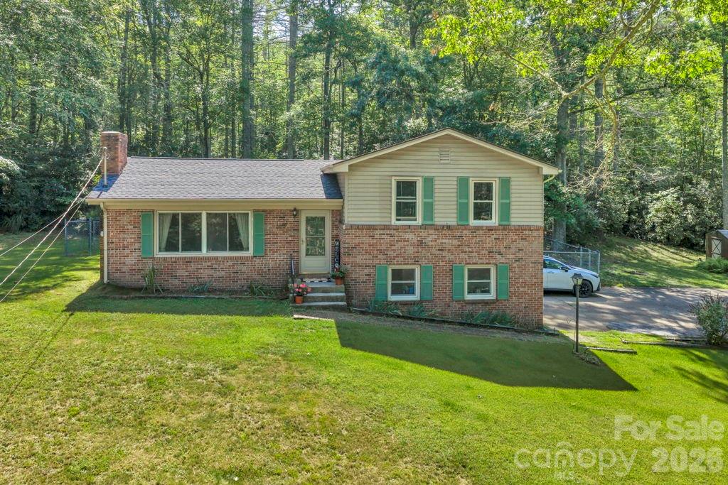 Photo 3 of Single family home for sale at 1199 Deer Park Lake Rd, Spruce Pine, NC 28777 | MLS# 4400784 | Listing updated on 2026-09-21
