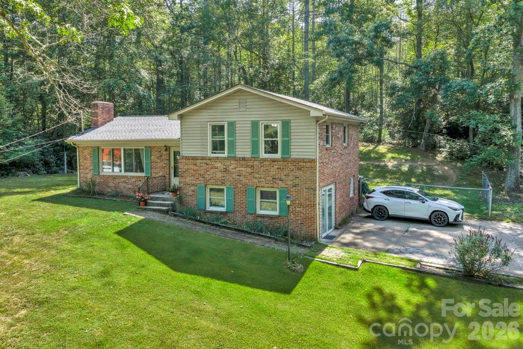 Photo 3 of Single family home for sale at 1199 Deer Park Lake Rd, Spruce Pine, NC 28777 | MLS# 4400784 | Listing updated on 2026-09-21