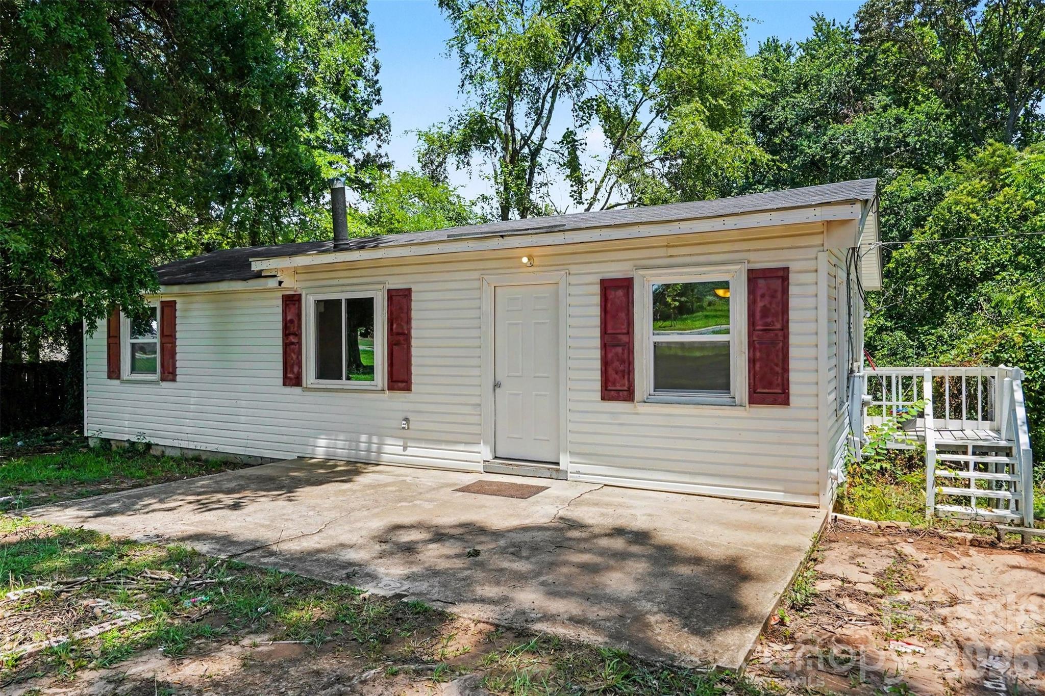 Photo 2 of Single family home for sale at 8232 Starnes Randall Rd, Charlotte, NC 28215 | MLS# 4401795 | Listing updated on 2026-10-07