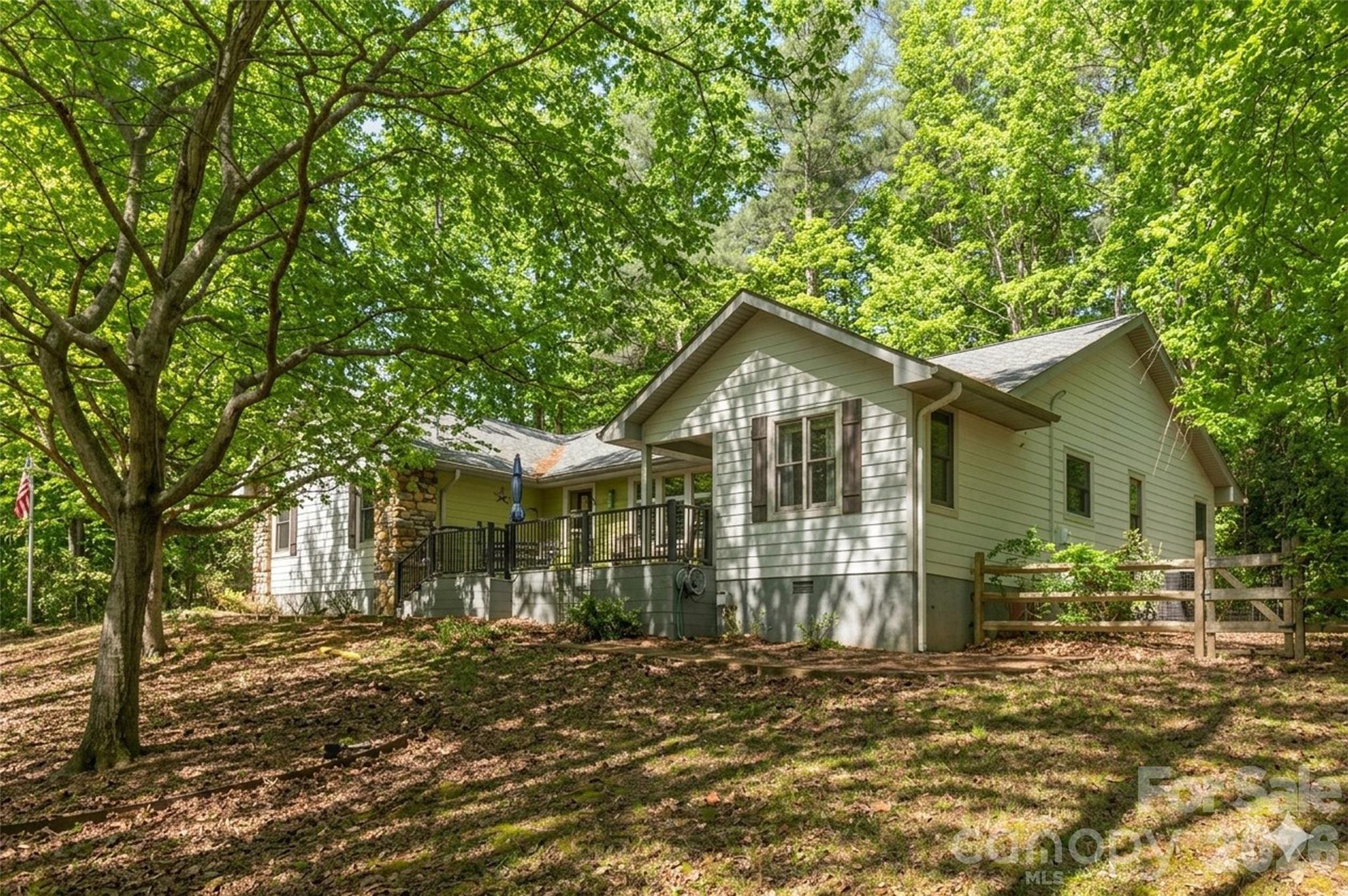 Photo 4 of Single family home for sale at 128 Camellia Way, Hendersonville, NC 28739 | MLS# 4404183 | Listing updated on 2026-09-21