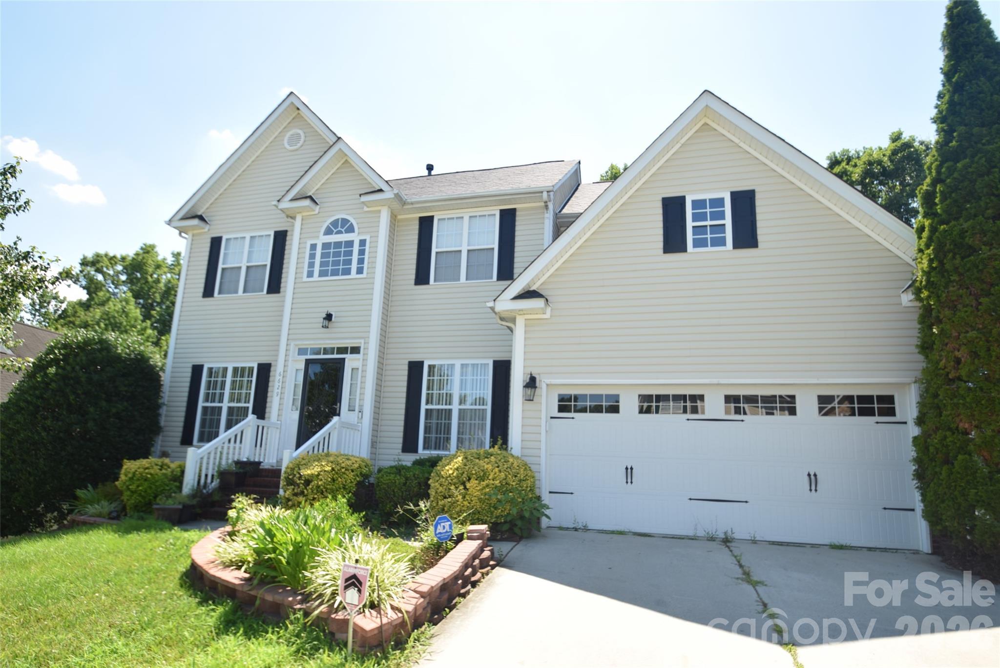 Single family home for sale at 6629 Pattonsburg Dr, Charlotte, NC 28213 | MLS# 4404779