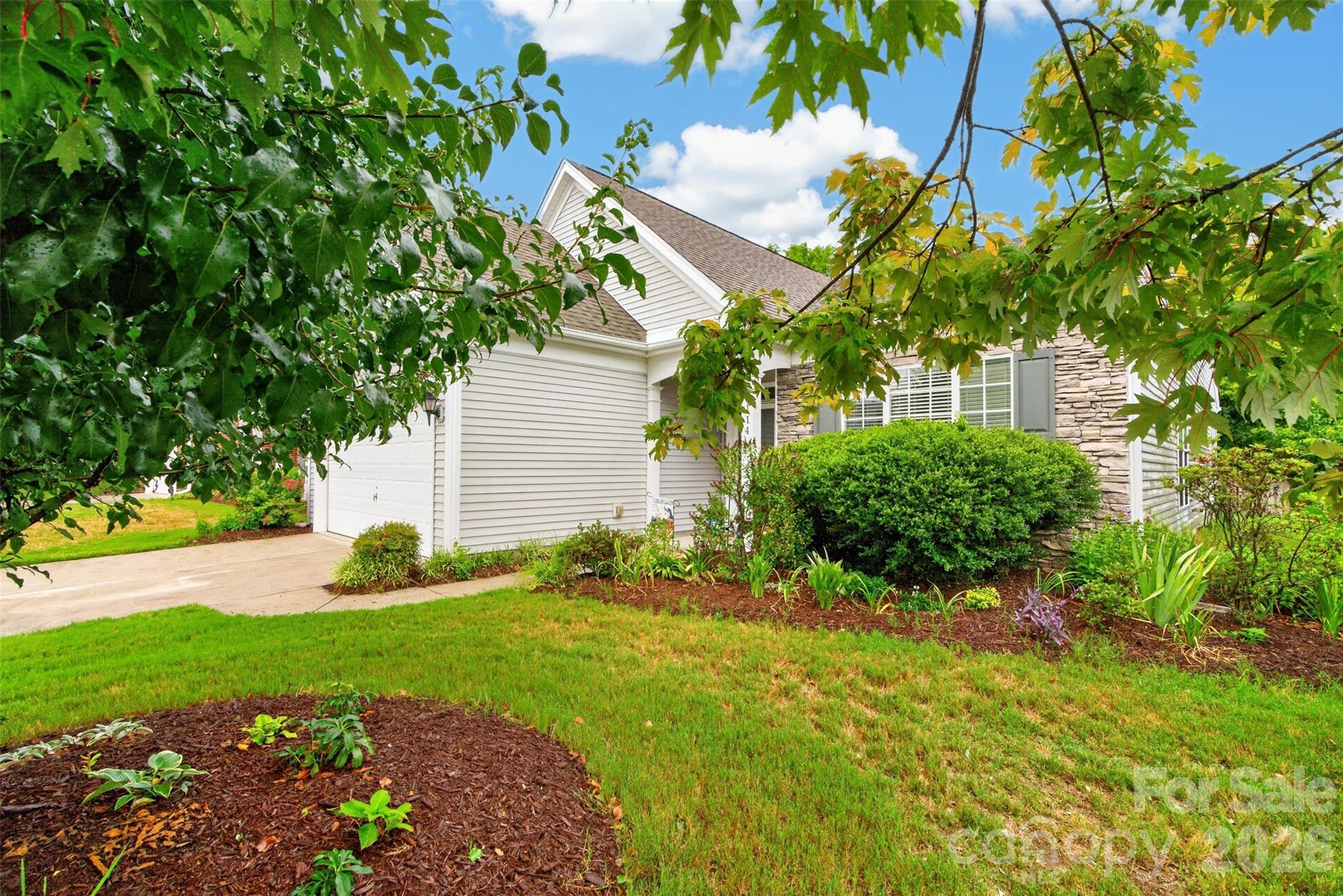 Photo 3 of Single family home for sale at 9114 Beaver Brk Way, Charlotte, NC 28277 | MLS# 4407536 | Listing updated on 2026-10-07