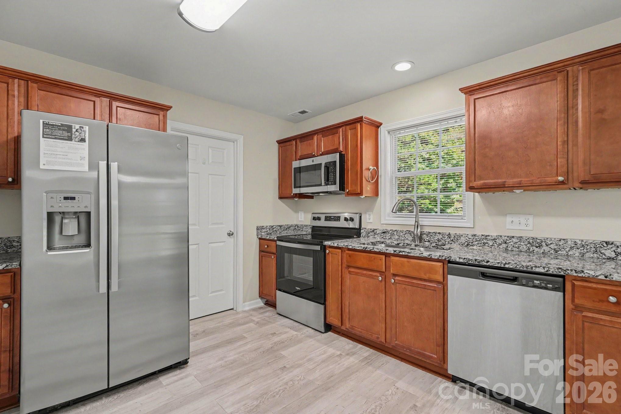 Photo 3 of Single family home for sale at 3948 Newhall Dr NW, Hickory, NC 28601 | MLS# 4411681 | Listing updated on 2026-09-24