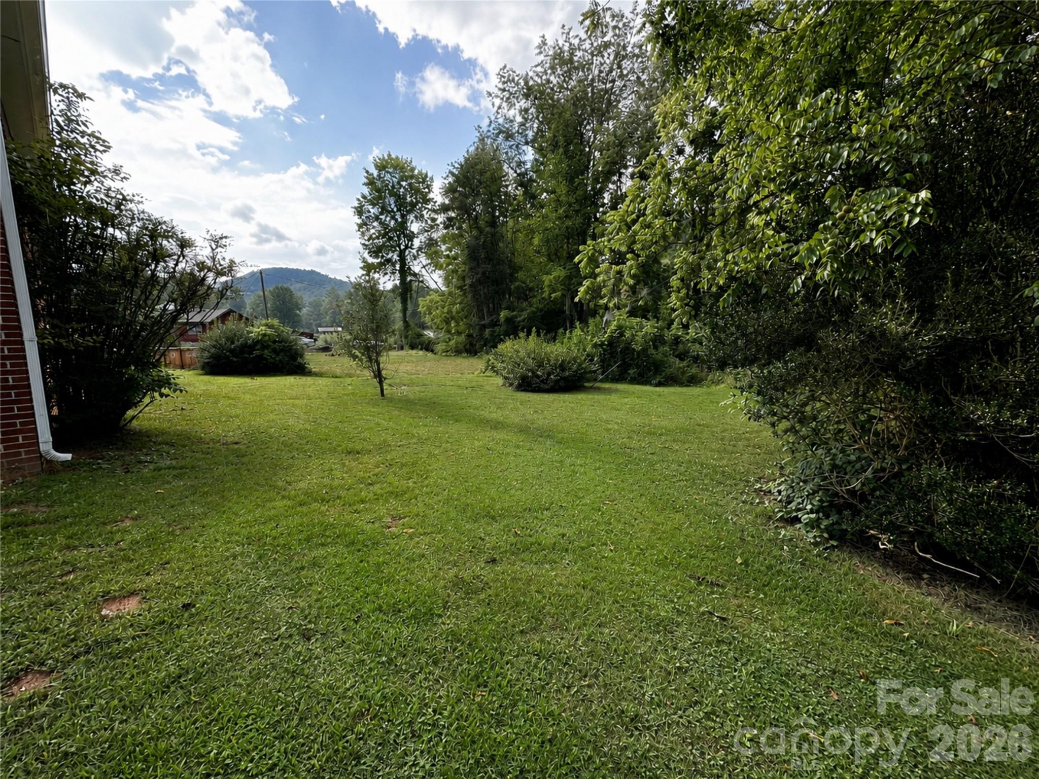 Photo 3 of Single family home for sale at 440 Us 19e Hwy, Spruce Pine, NC 28777 | MLS# 4412665 | Listing updated on 2026-09-21