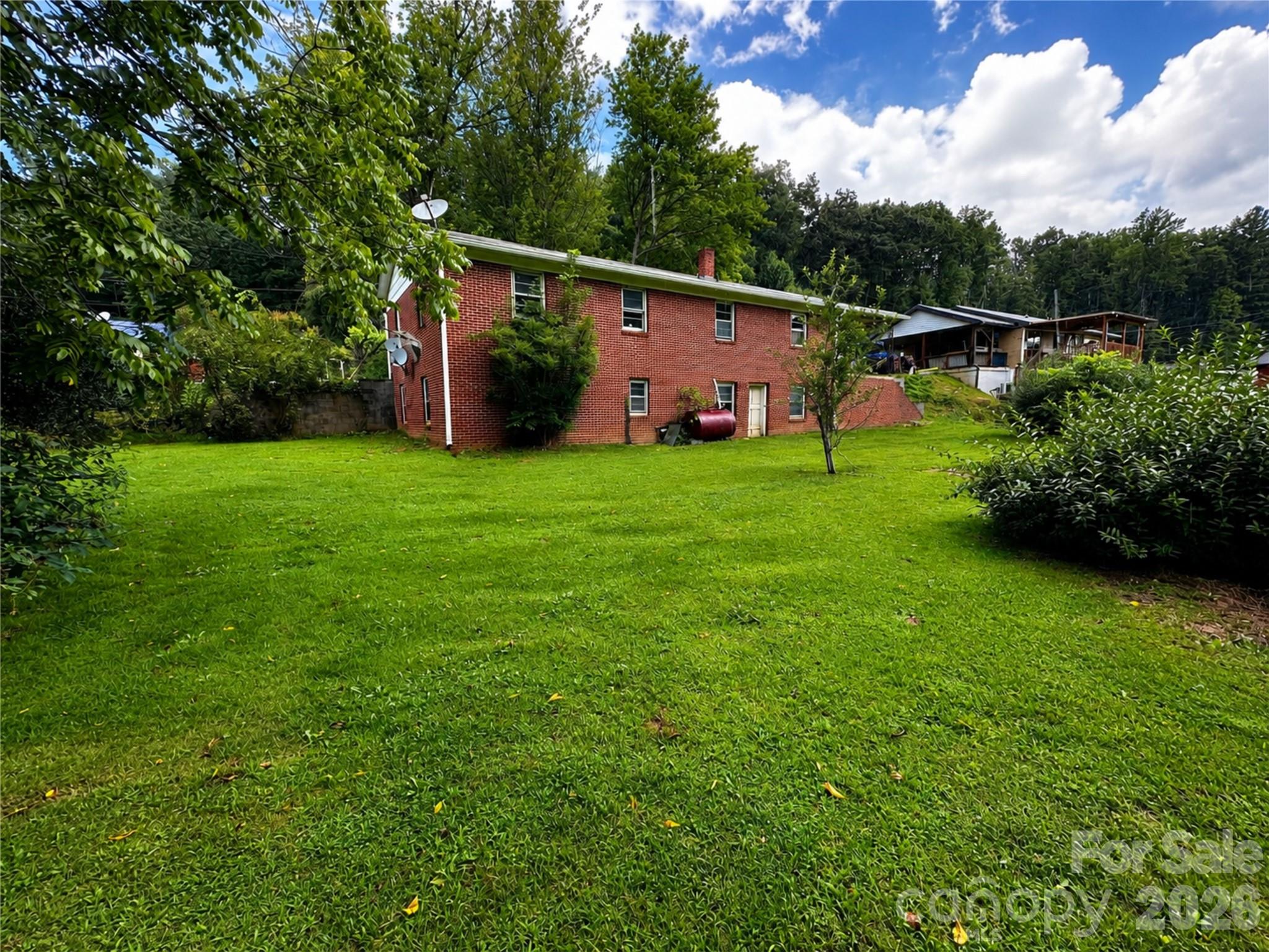 Photo 3 of Single family home for sale at 440 US 19e Hwy, Spruce Pine, NC 28777 | MLS# 4412665 | Listing updated on 2026-09-21
