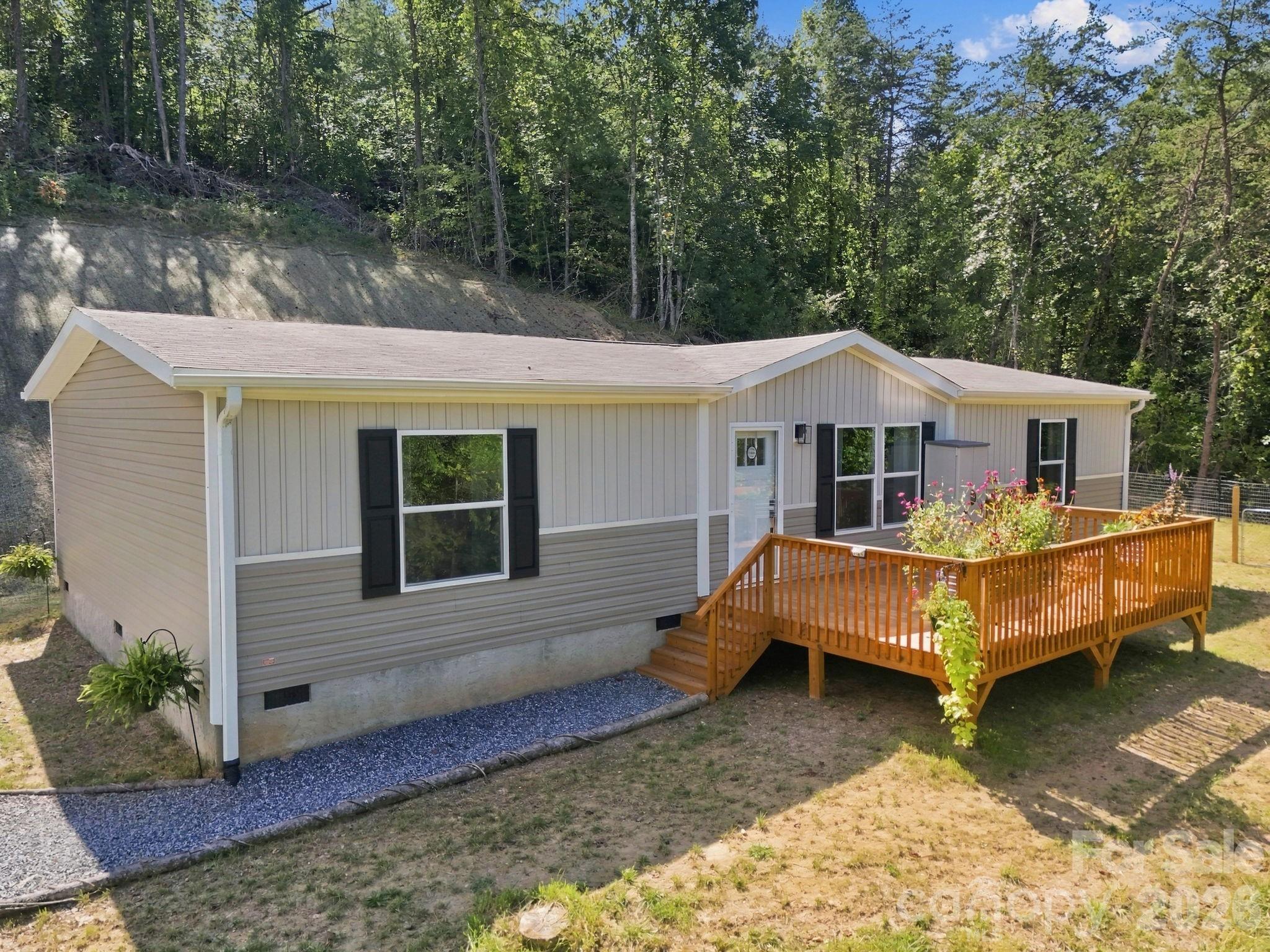 Photo 1 of Single family home for sale at 1001 Fisher Ln, Marshall, NC 28753 | MLS# 4419502 | Listing updated on 2026-09-21