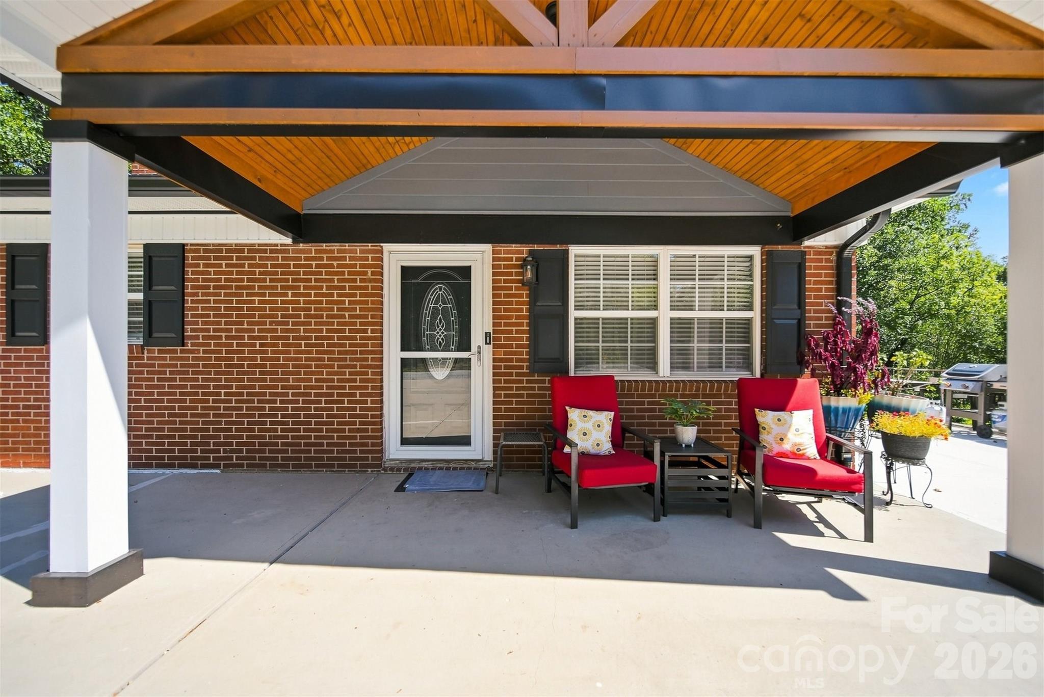Photo 2 of Single family home for sale at 100 30th Avenue NW, Hickory, NC 28601 | MLS# 4421267 | Listing updated on 2026-09-21