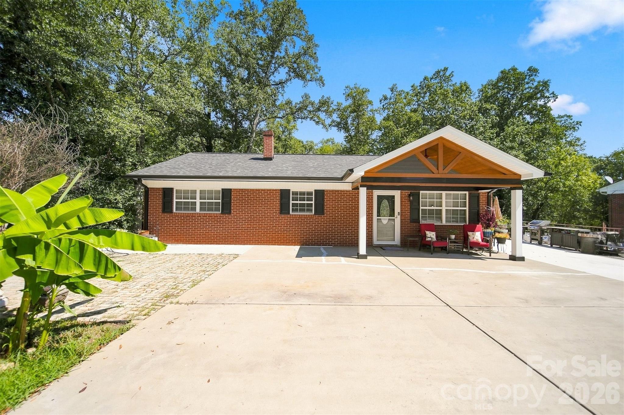 Photo 1 of Single family home for sale at 100 30th Avenue NW, Hickory, NC 28601 | MLS# 4421267 | Listing updated on 2026-09-21
