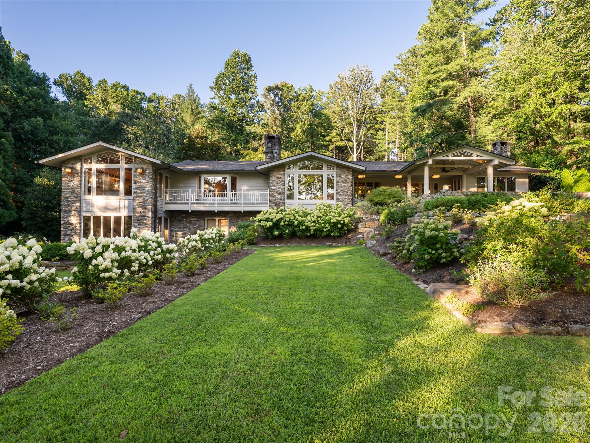 Photo 3 of Single family home for sale at 17 Amherst Rd, Asheville, NC 28803 | MLS# 4424606 | Listing updated on 2026-09-21