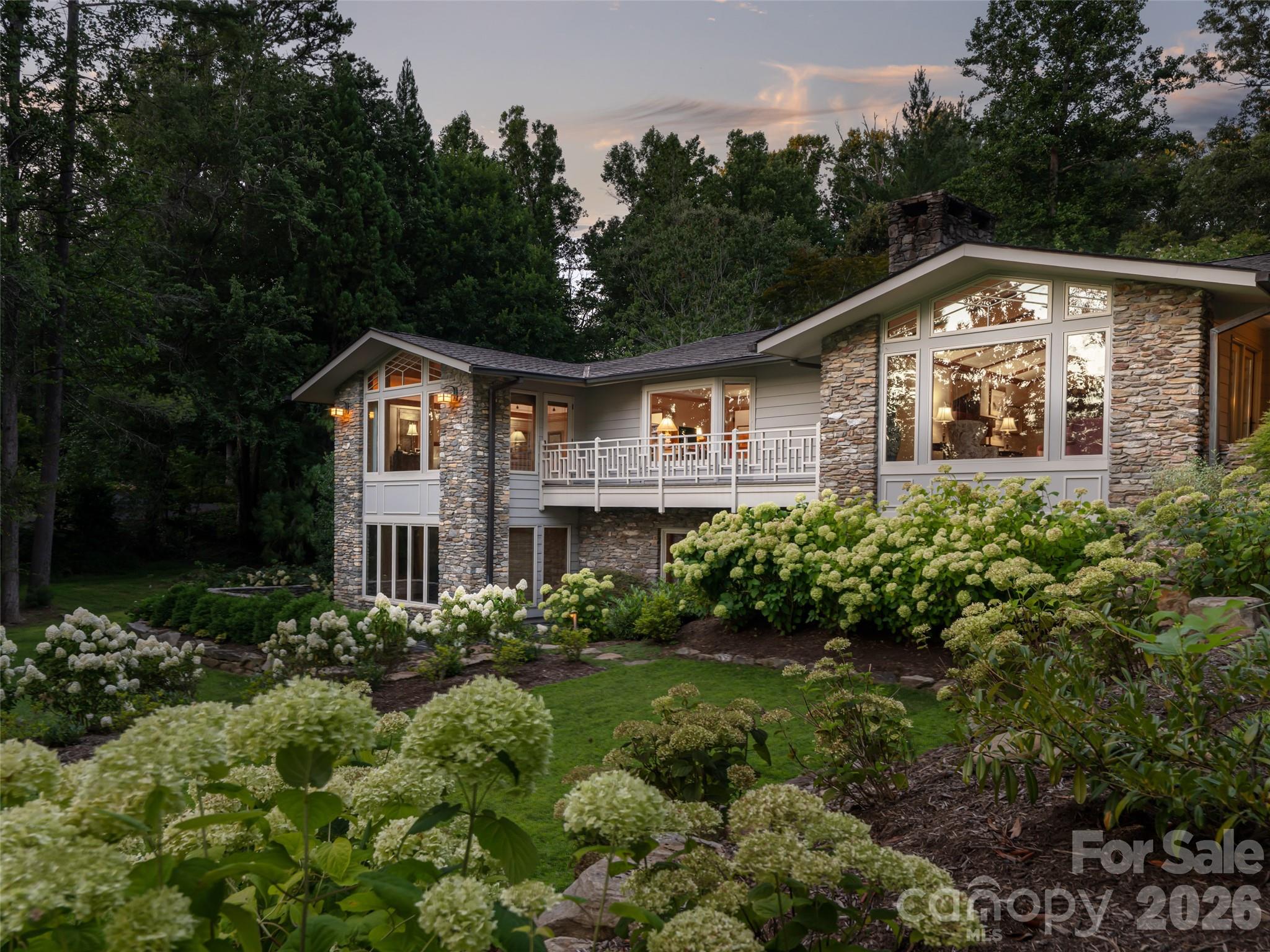 Photo 4 of Single family home for sale at 17 Amherst Rd, Asheville, NC 28803 | MLS# 4424606 | Listing updated on 2026-09-21