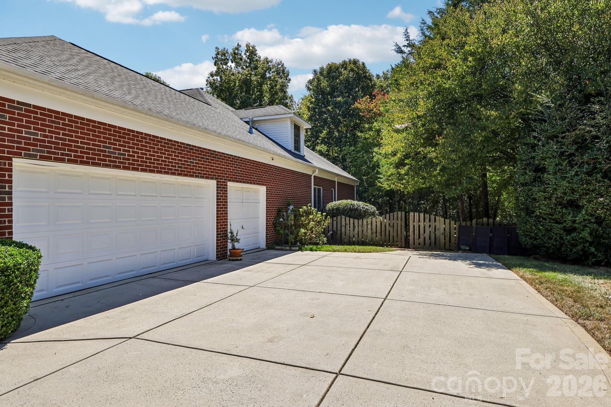 Photo 3 of Sale Pending at 1244 Waynewood Dr, Waxhaw, NC 28173 | MLS# 4425397 | Listing updated on 2026-09-21