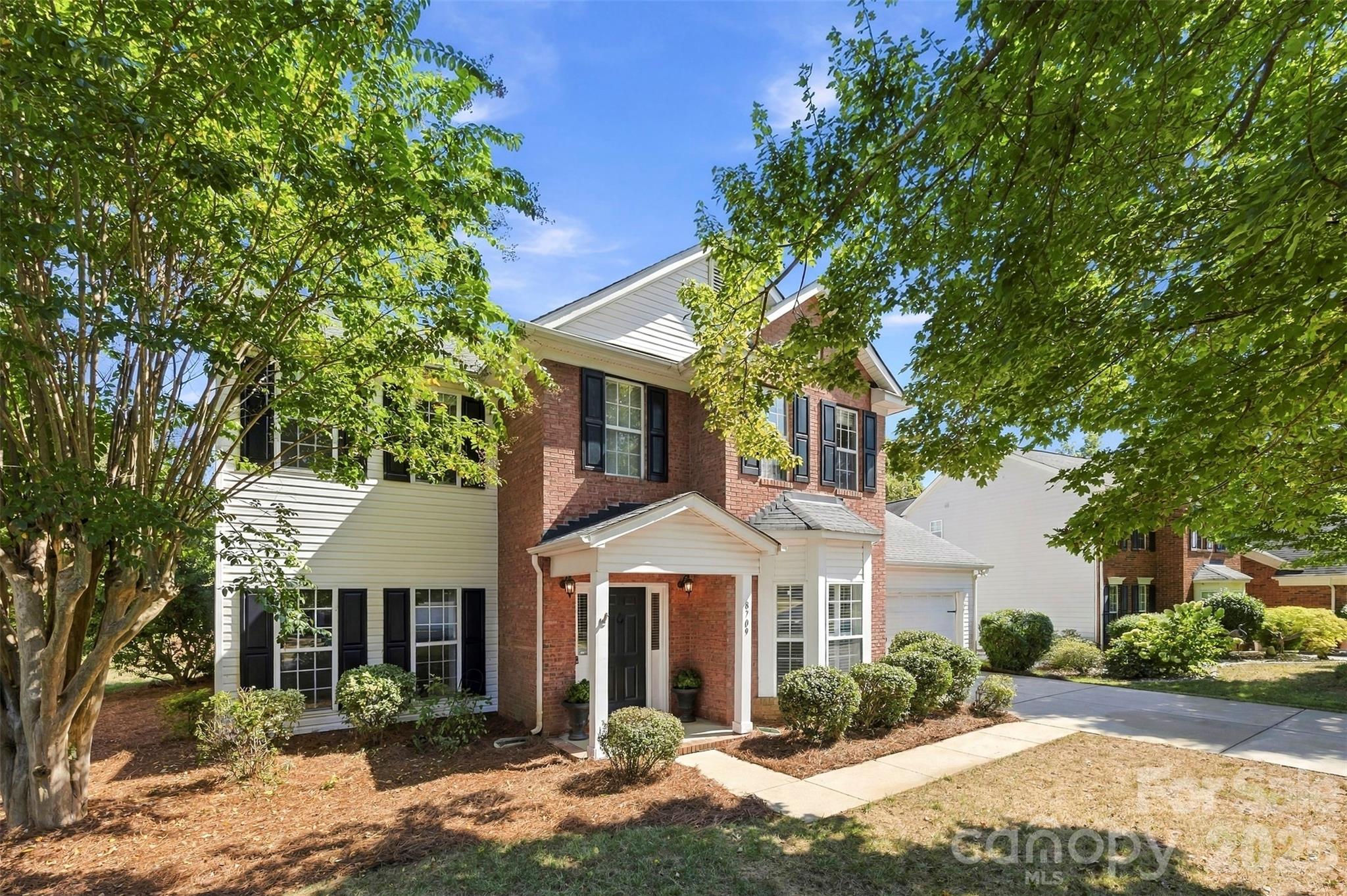 Photo 3 of Single family home for sale at 8709 Ellington Park Dr, Charlotte, NC 28277 | MLS# 4425738 | Listing updated on 2026-10-07