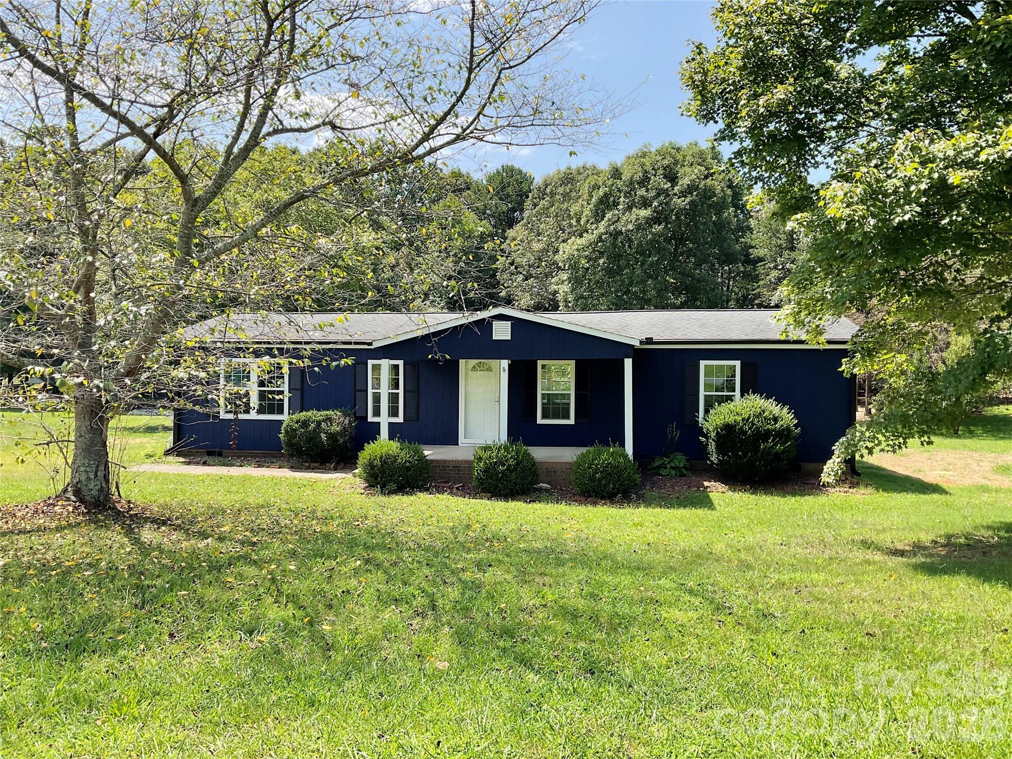 Photo 1 of Single family home for sale at 204 Conifer Dr, Statesville, NC 28625 | MLS# 4426663 | Listing updated on 2026-09-21