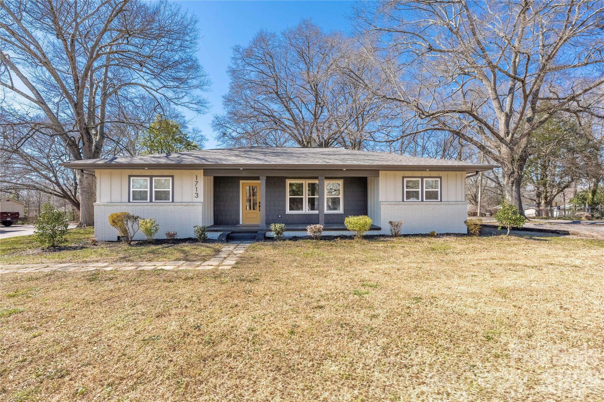 Photo 2 of Single family home for sale at 1713 Davis Park Rd, Gastonia, NC 28052 | MLS# 4426686 | Listing updated on 2026-09-21