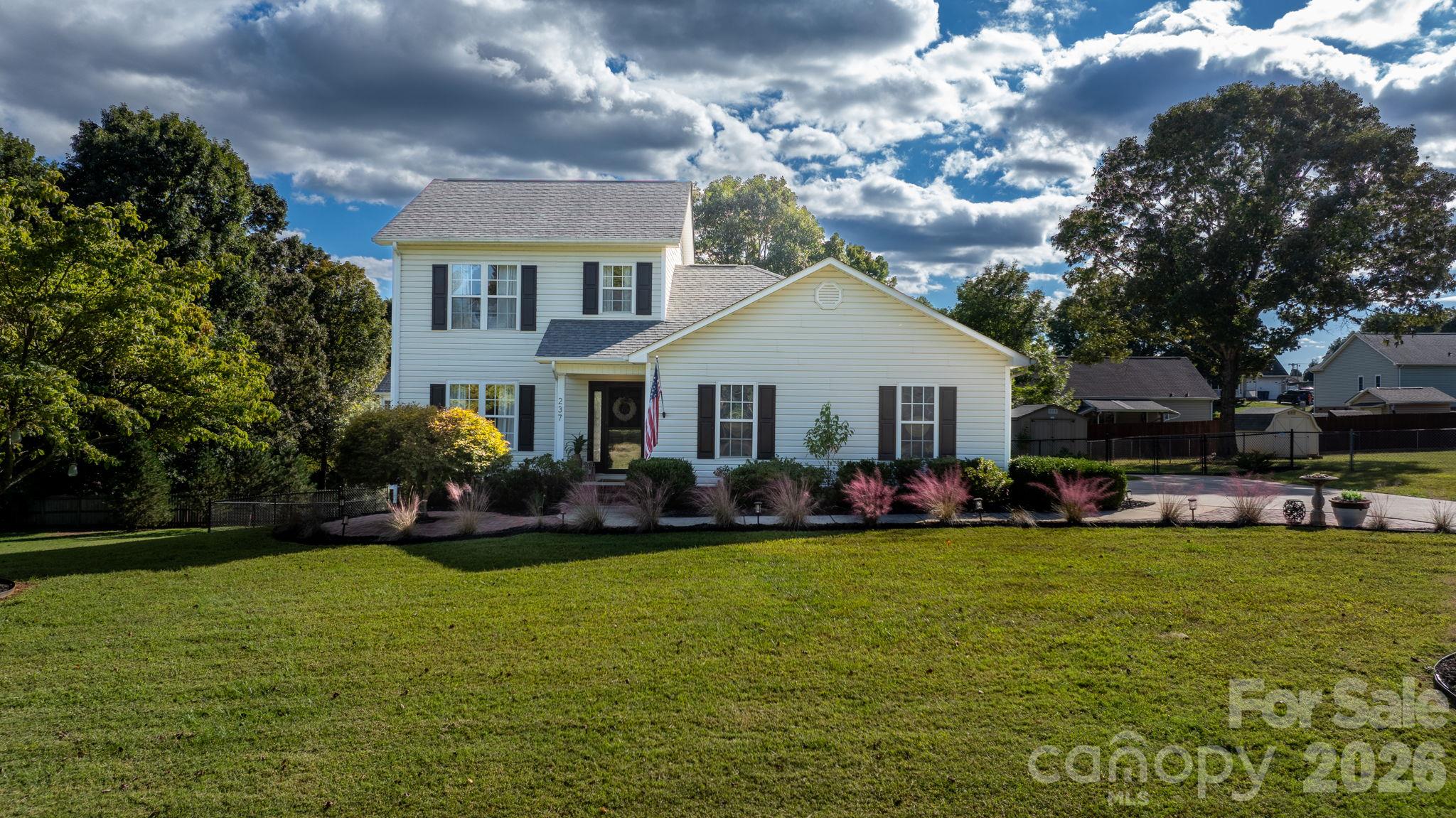 Photo 1 of Single family home for sale at 237 Scotts Crk Rd, Statesville, NC 28625 | MLS# 4429792 | Listing updated on 2026-10-08