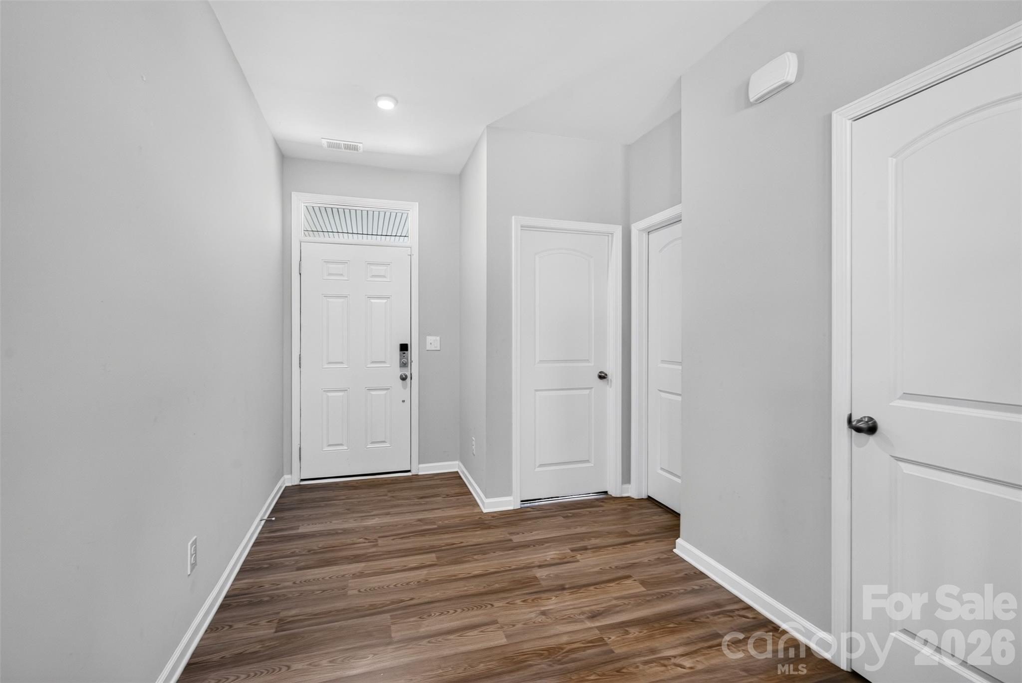 Photo 4 of Single family home for sale at 5002 Kinsbridge Dr, Charlotte, NC 28227 | MLS# 4430219 | Listing updated on 2026-10-01