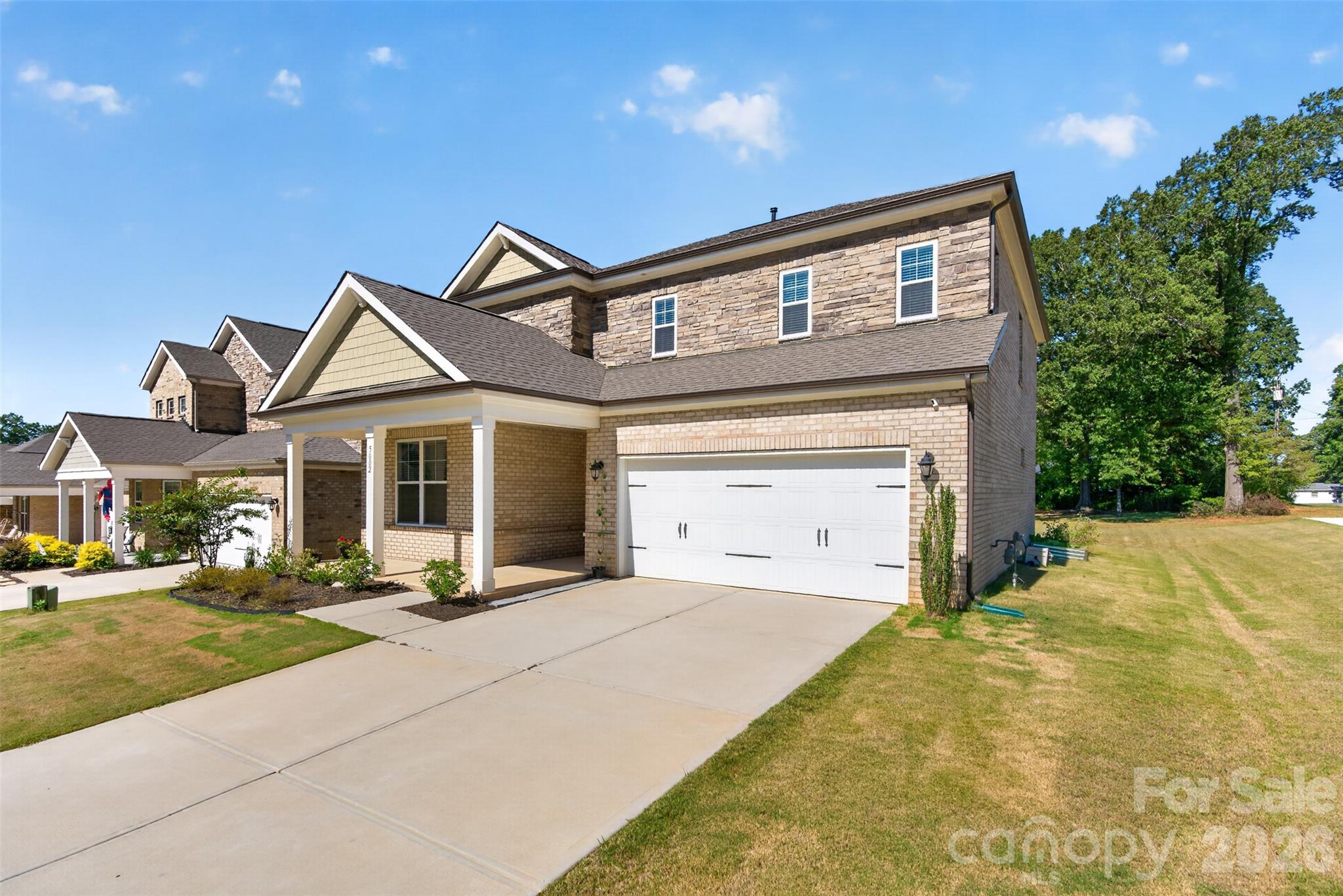 Photo 3 of Single family home for sale at 5002 Kinsbridge Dr, Charlotte, NC 28227 | MLS# 4430219 | Listing updated on 2026-10-01