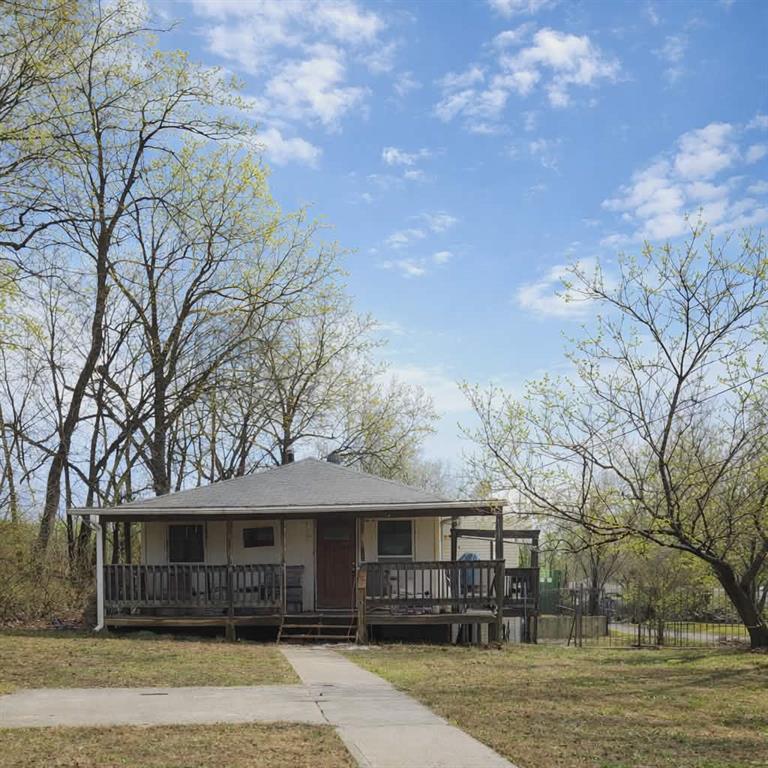 Photo 1 of Single family home for sale at 40 Munger Ave, Kansas City, MO 64119 | MLS# 2608961 | Listing updated on 2026-09-22