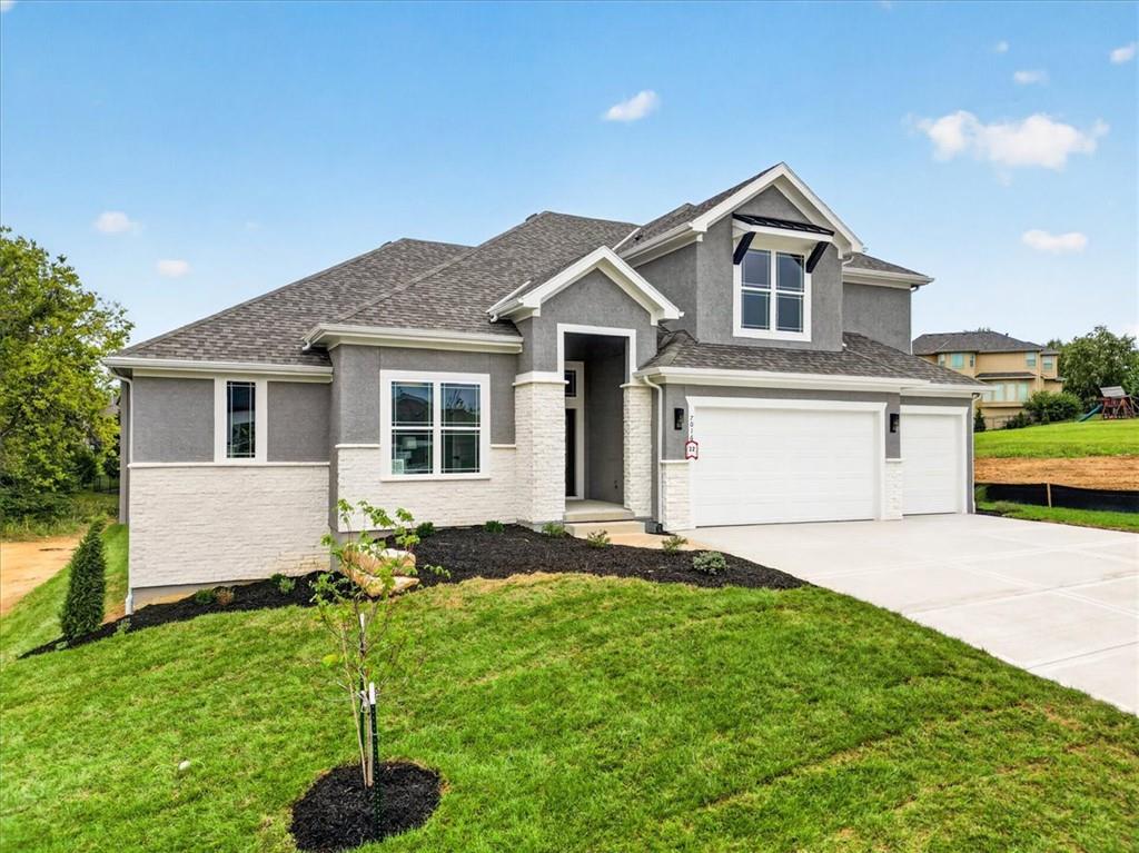 Single family home for sale at 7016 N Beaman Ave, Kansas City, MO 64151 | MLS# 2613832