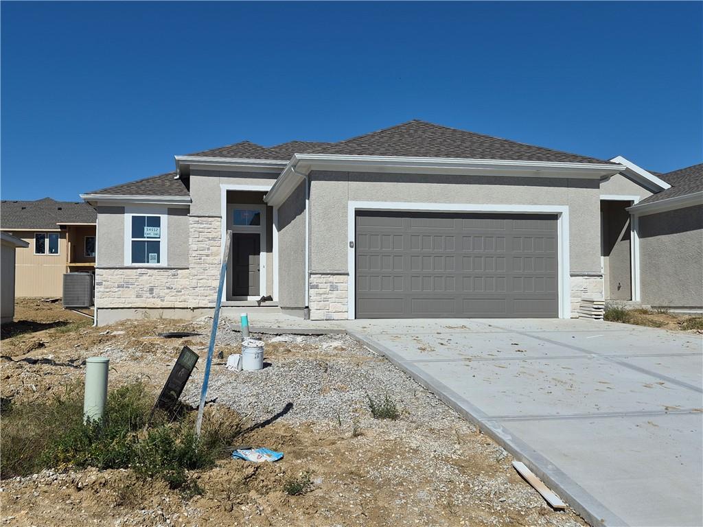 Single family home for sale at 14552 Amanda Ln, Basehor, KS 66007 | MLS# 2621637