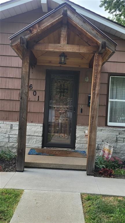 Photo 2 of Sale Pending at 3601 Doniphan Ave, Saint Joseph, MO 64507 | MLS# 2630740 | Listing updated on 2026-09-24