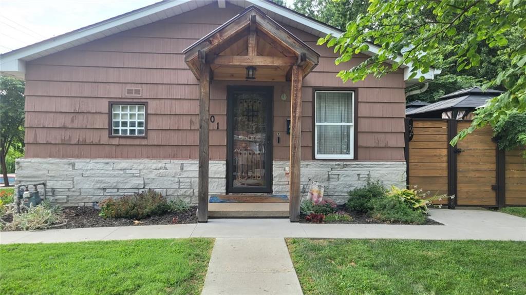 Photo 3 of Sale Pending at 3601 Doniphan Ave, Saint Joseph, MO 64507 | MLS# 2630740 | Listing updated on 2026-09-24
