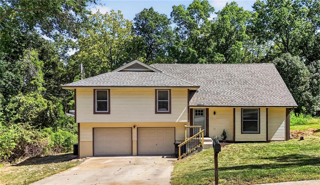Photo 1 of Sale Pending at 7815 Haskell Ave, Kansas City, KS 66109 | MLS# 2631230 | Listing updated on 2026-09-21