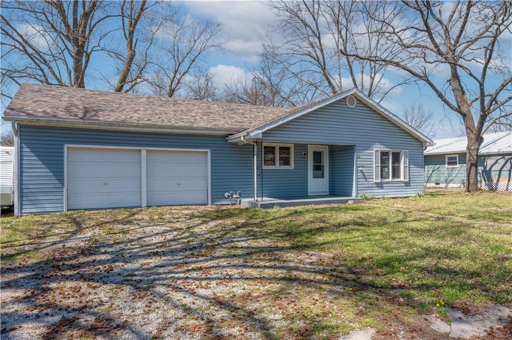 Photo 2 of Single family home for sale at 304 S Chestnut St, La Monte, MO 65337 | MLS# 2632538 | Listing updated on 2026-09-21