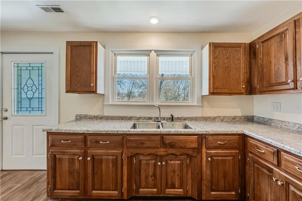 Photo 3 of Single family home for sale at 304 S Chestnut St, La Monte, MO 65337 | MLS# 2632538 | Listing updated on 2026-09-21