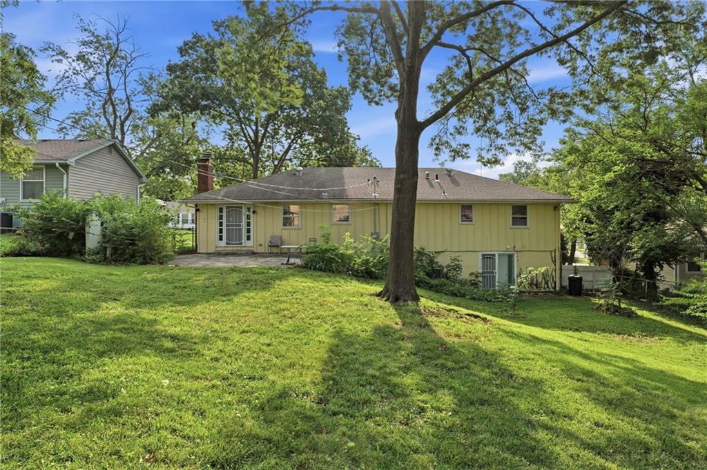 Photo 3 of Single family home for sale at 10936 Myrtle Ave, Kansas City, MO 64137 | MLS# 2635764 | Listing updated on 2026-10-24