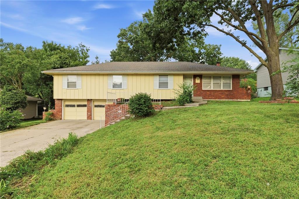 Photo 1 of Single family home for sale at 10936 Myrtle Ave, Kansas City, MO 64137 | MLS# 2635764 | Listing updated on 2026-10-24